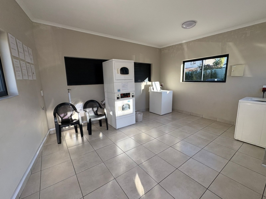 2 Bedroom Property for Sale in Oakglen Western Cape
